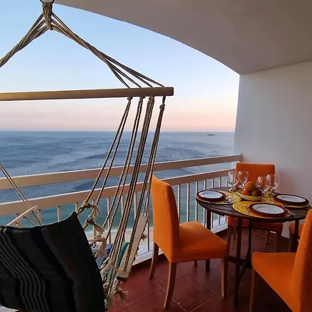 Sun&sea - Beachfront Apartment!